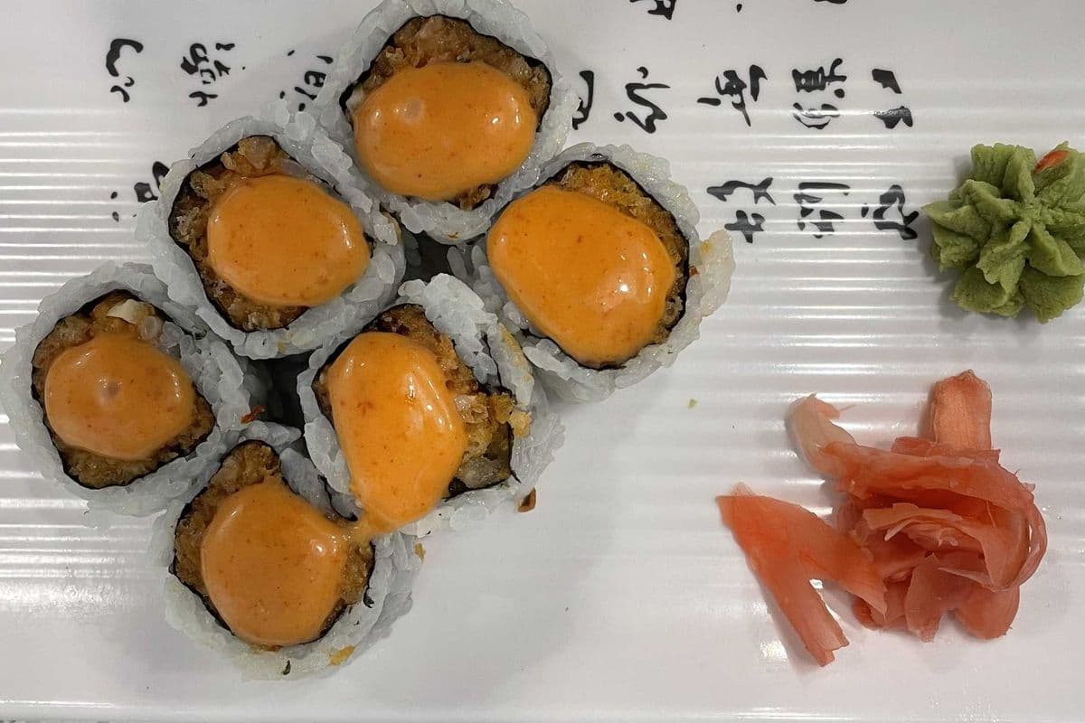 Spicy Salmon Crunch R (6 pcs)
