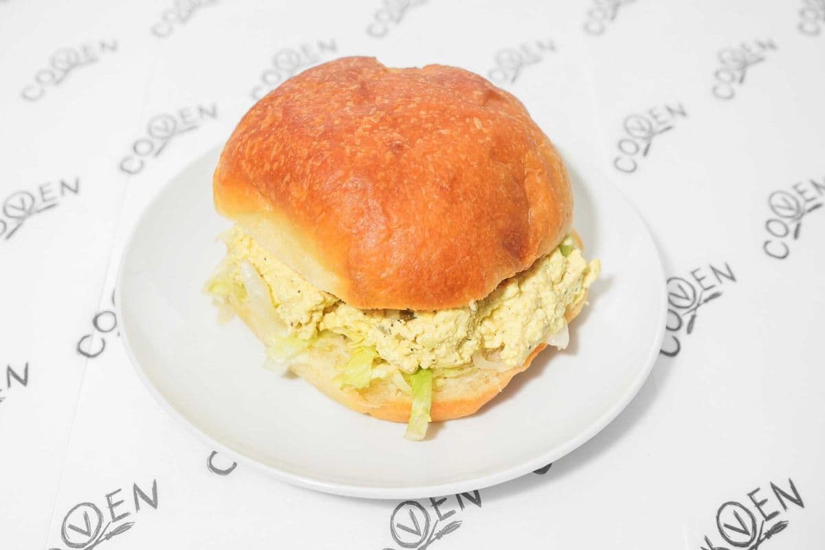 Megg Salad Sandy