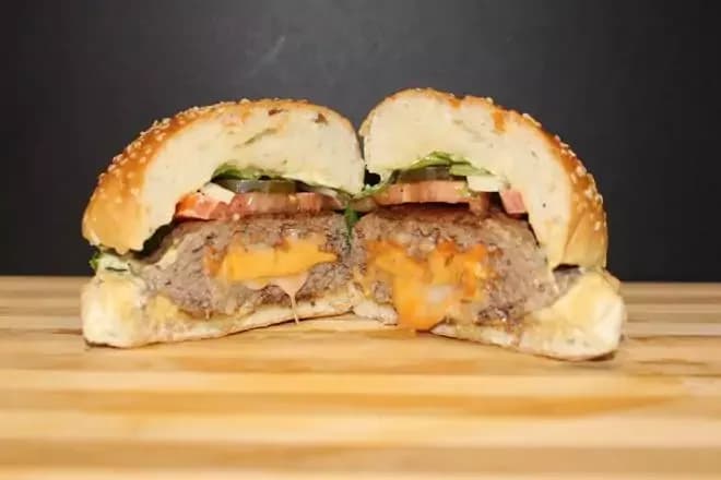Heavenly Cheese Burger (5 oz)