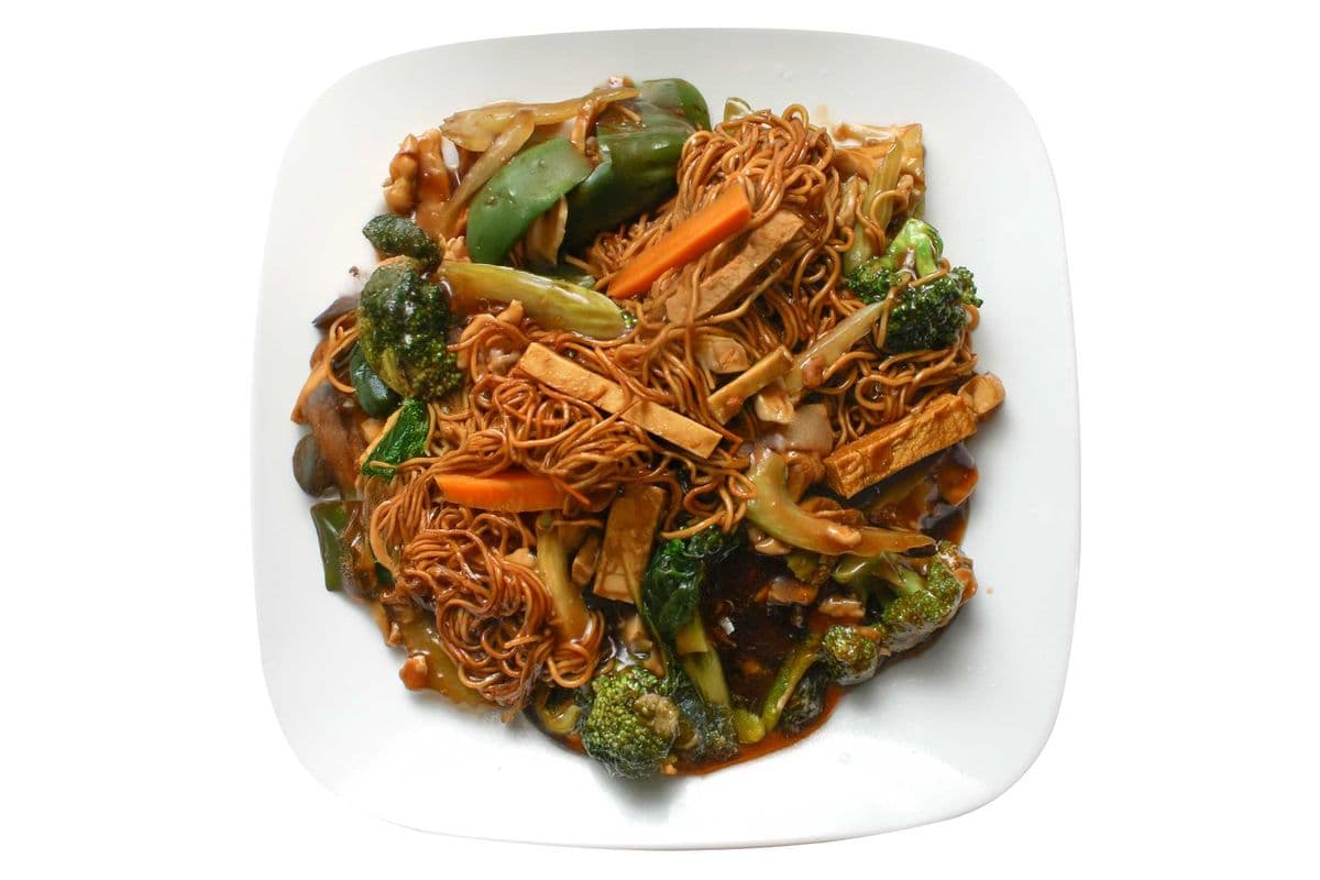 V5. Vegetables with Tofu Chow Mein