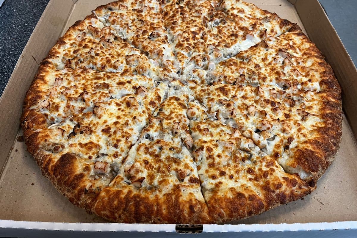 14" Alfredo Chicken Pizza
