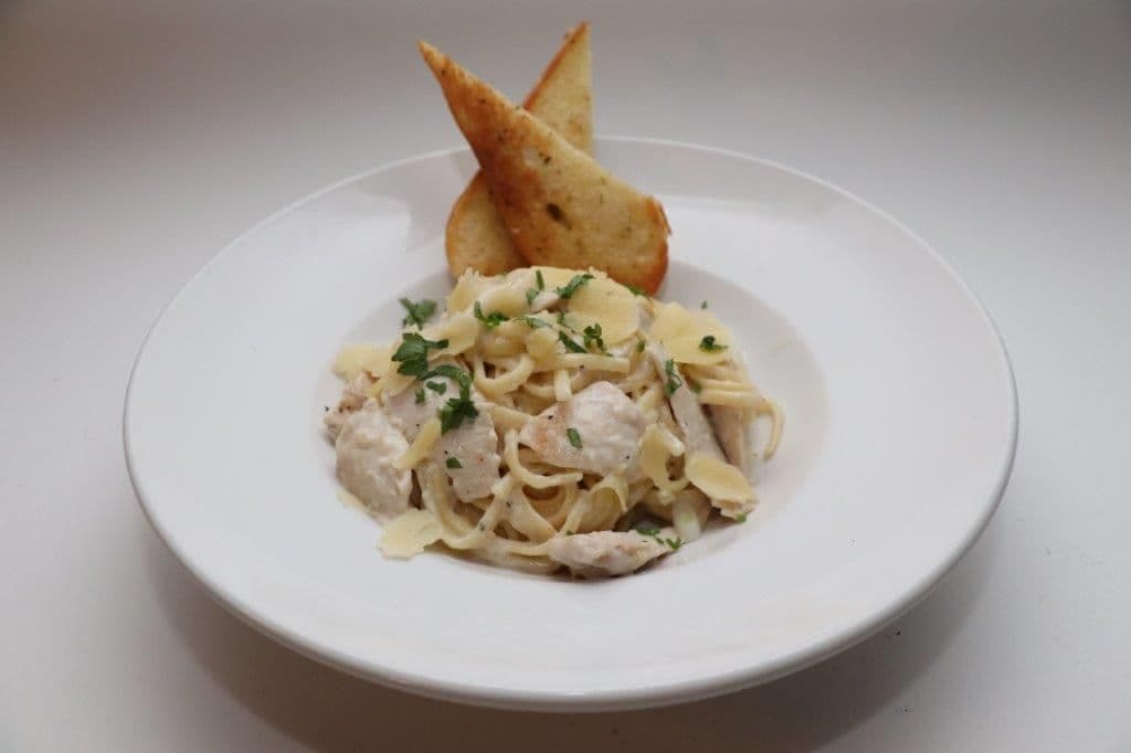 Classic Chicken Alfredo
