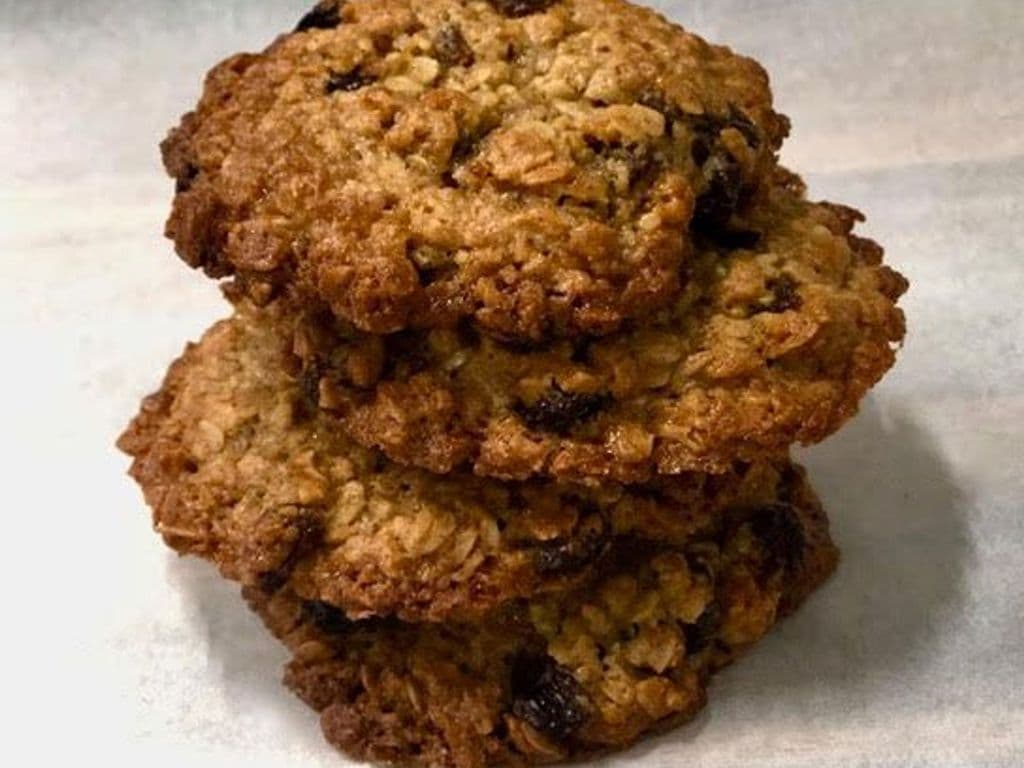 LOCALLY MADE FRESH COOKIES RUM & RAISIN OATMEAL COOKIES 240G 3PK