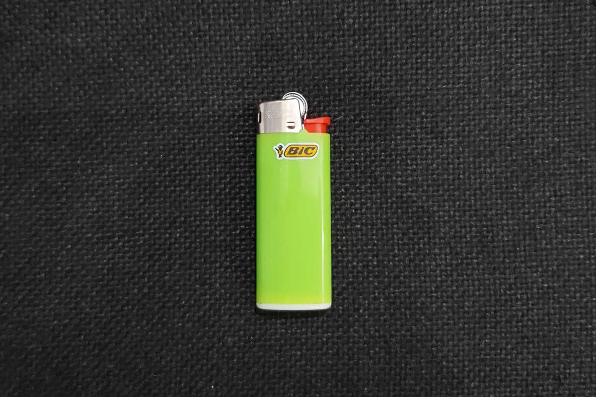 Briquet ( petit ) / Lighter ( small )