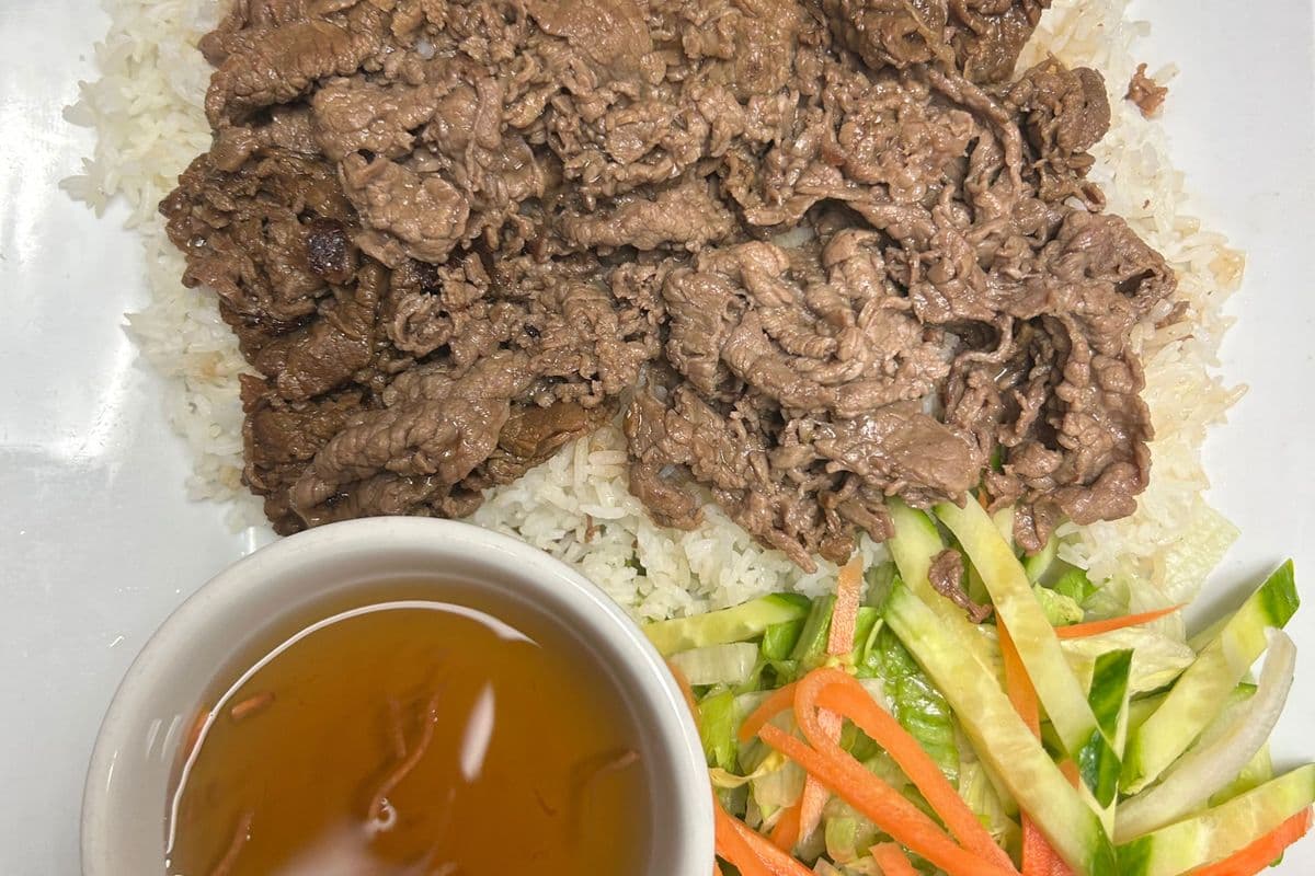 84B. Lemongrass Beef on Steamed Rice