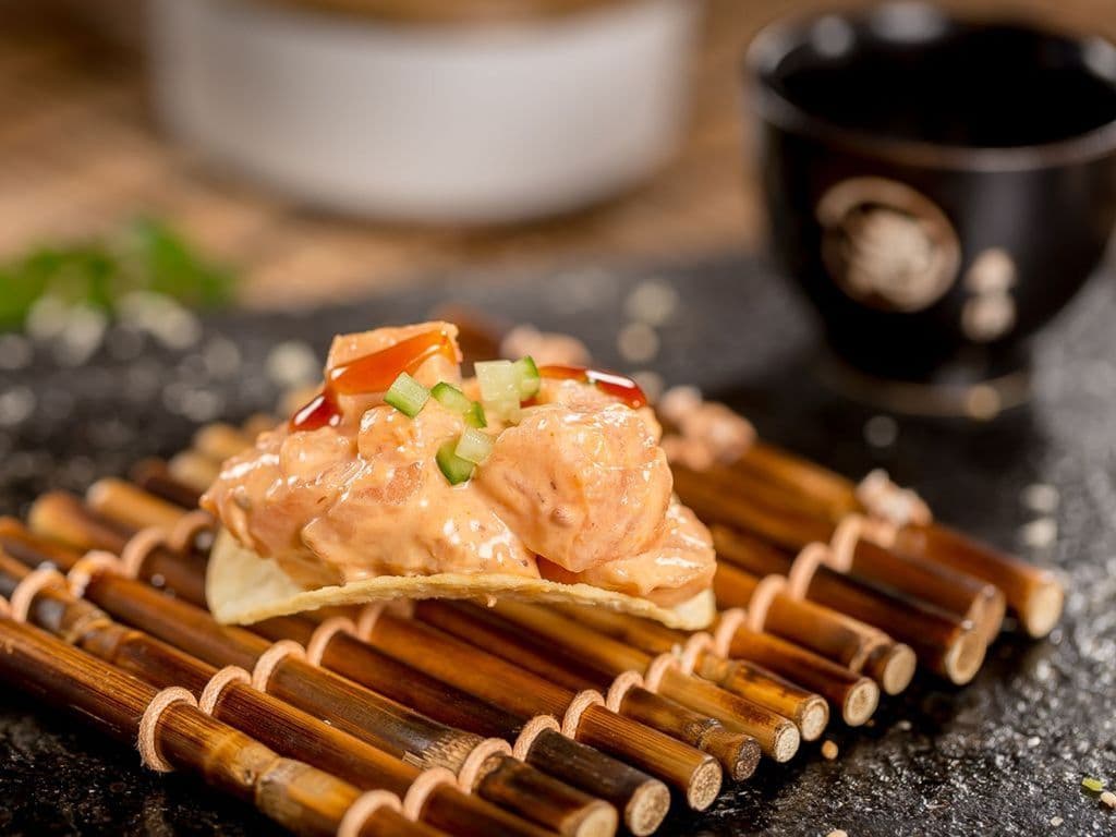 Chipotle Salmon Sushi(2pcs)
