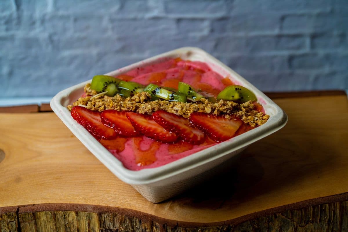 Very Berry Smoothie Bowl (16 oz)