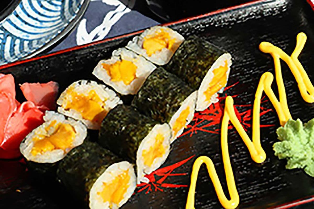 Mango Maki (8pcs)