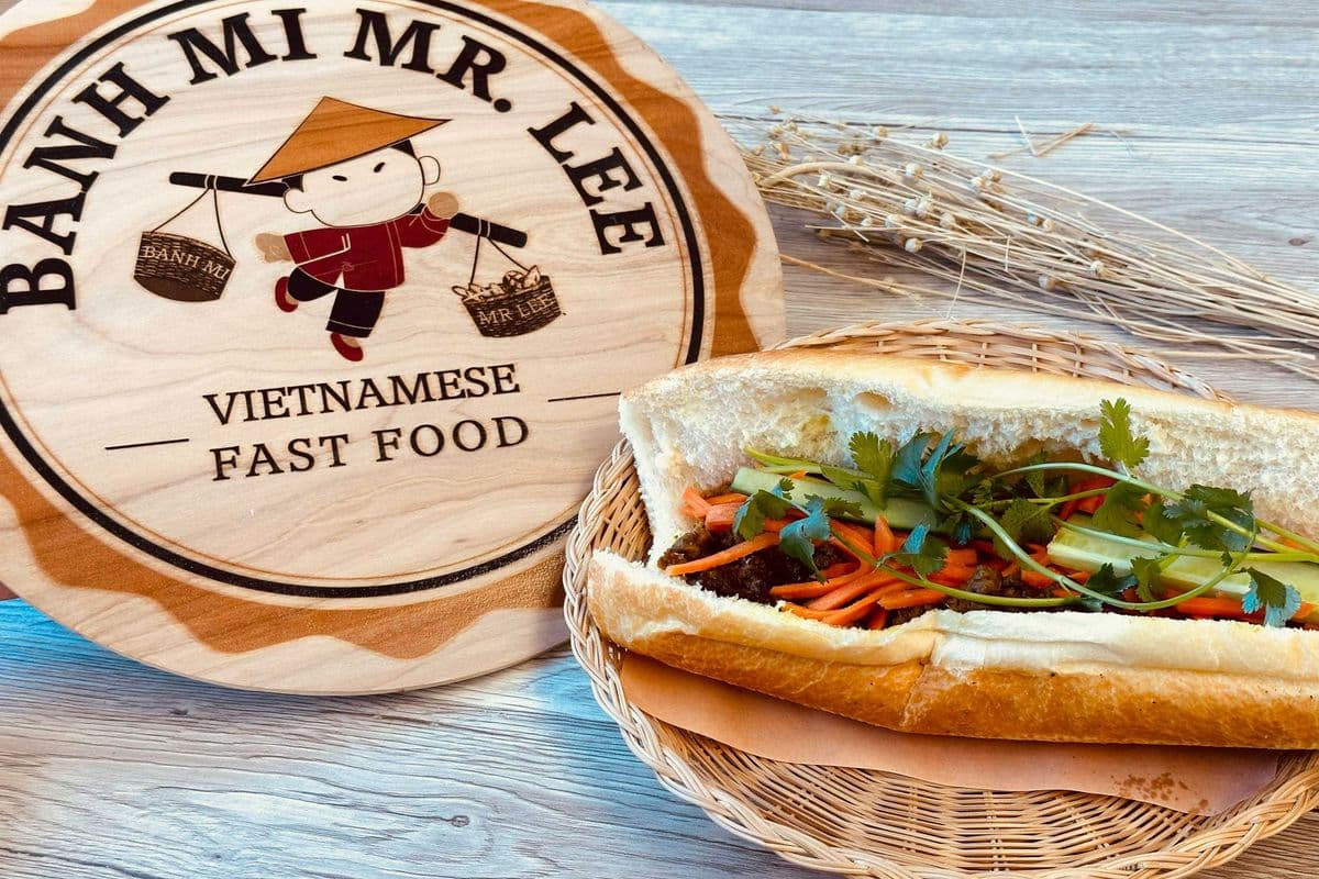 5B/ Lemongrass Grill Beef Sandwich / Bánh Mì Bò Sả