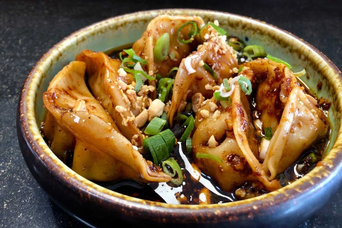 A11. Dragon Dumplings (6pcs) 龙水饺