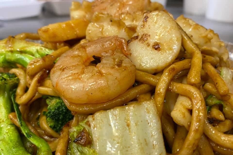 96. Mixed Seafood Fried Noodles