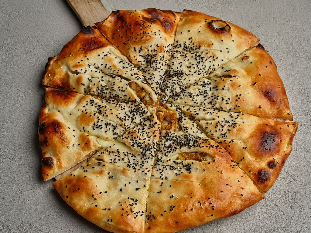 Cheese and Shawarma Naanzarotti