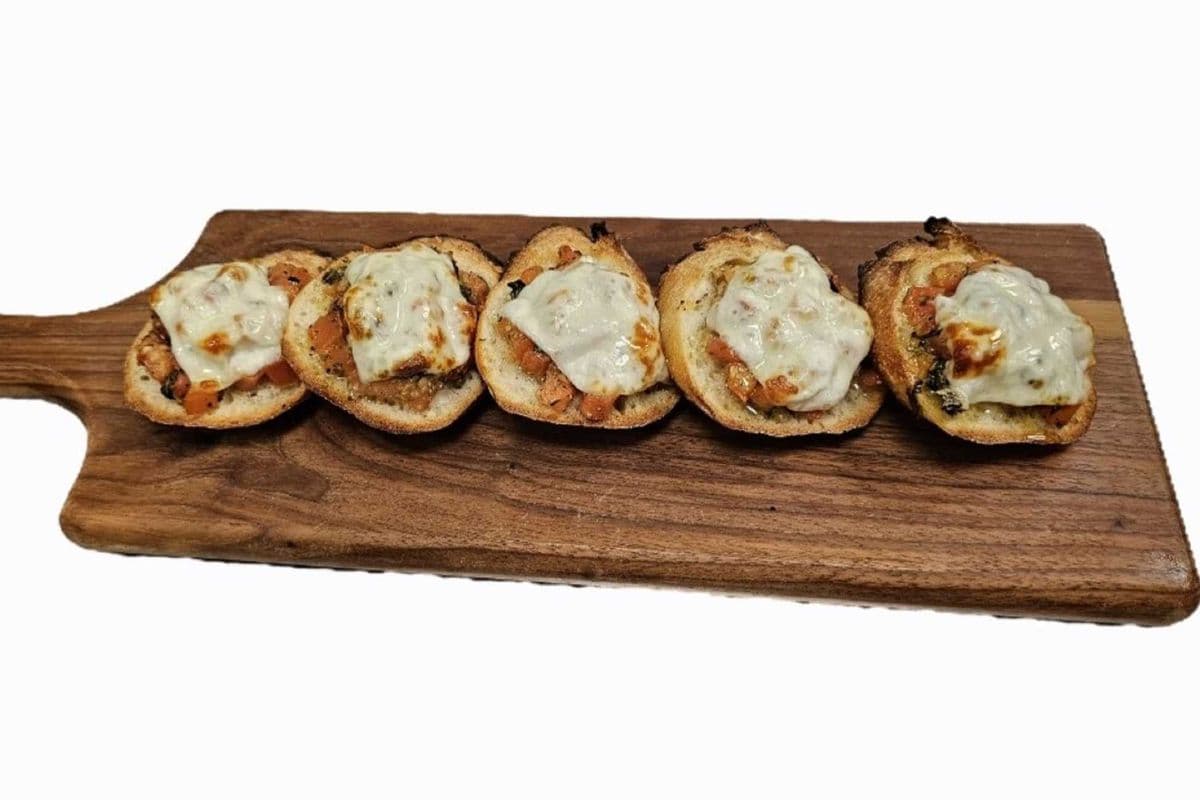 TRADITIONAL BUSCHETTA with Cheese