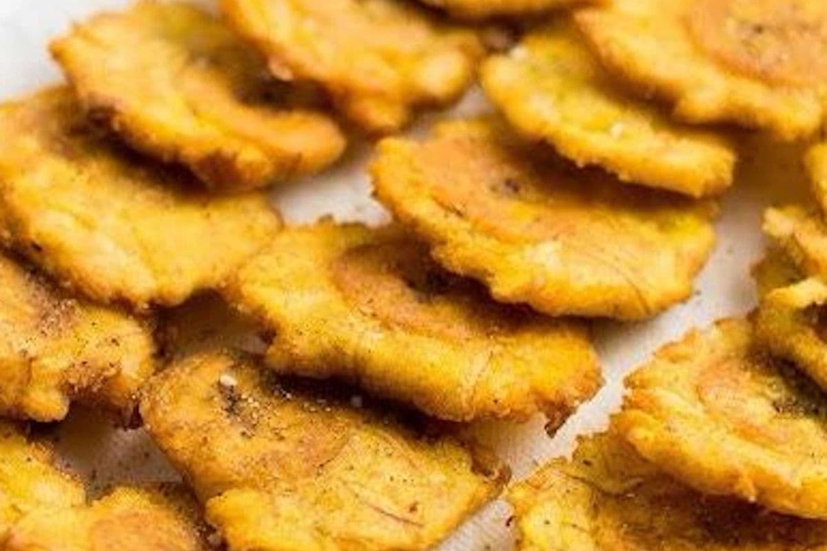 Bananes pesées / Fried plantains (1 douzaine / 1 dozen)