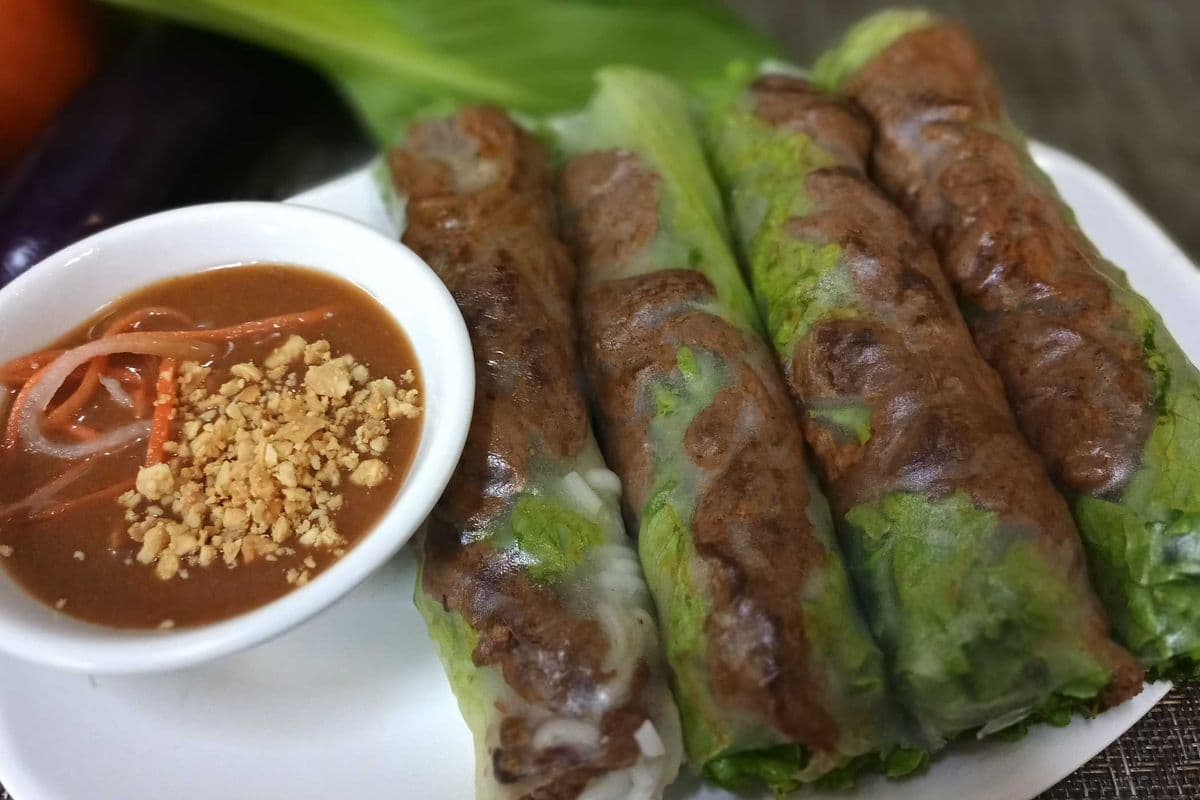 107. Fresh Rolls with Grilled Beef