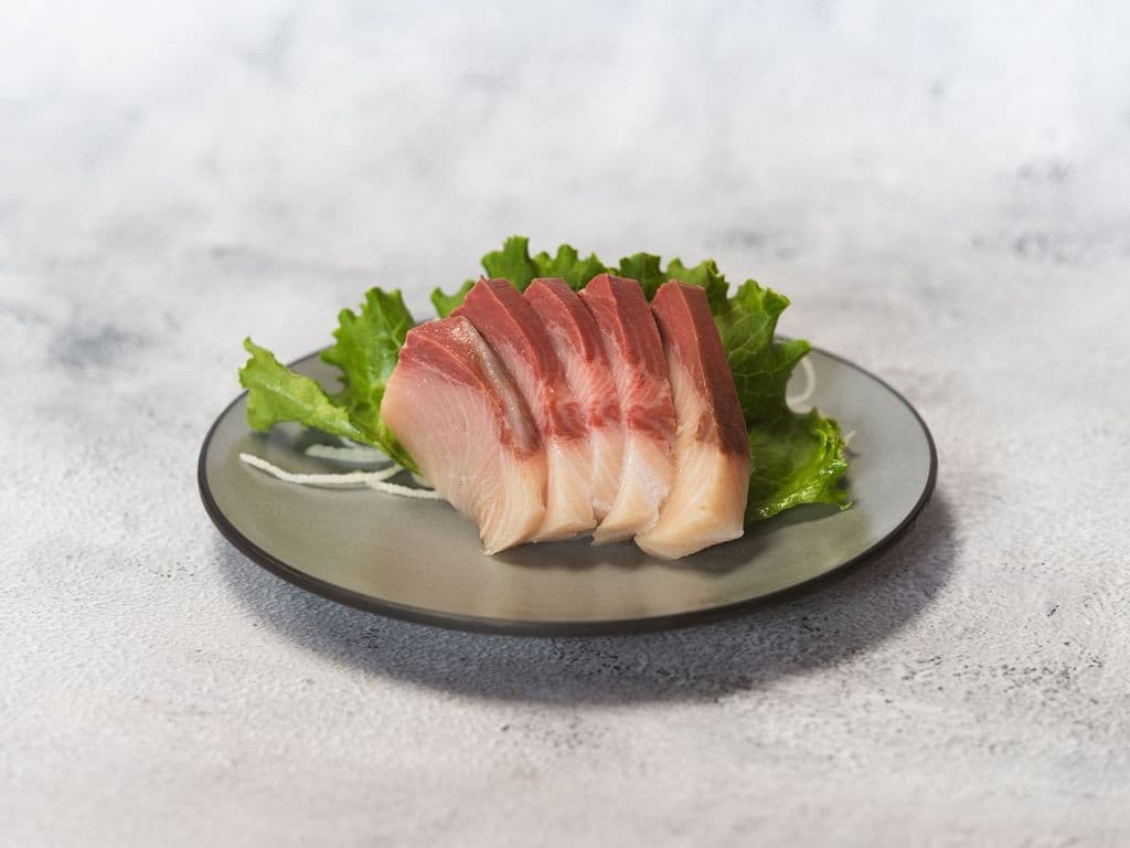SA16 Hamachi Sashimi (5pcs)