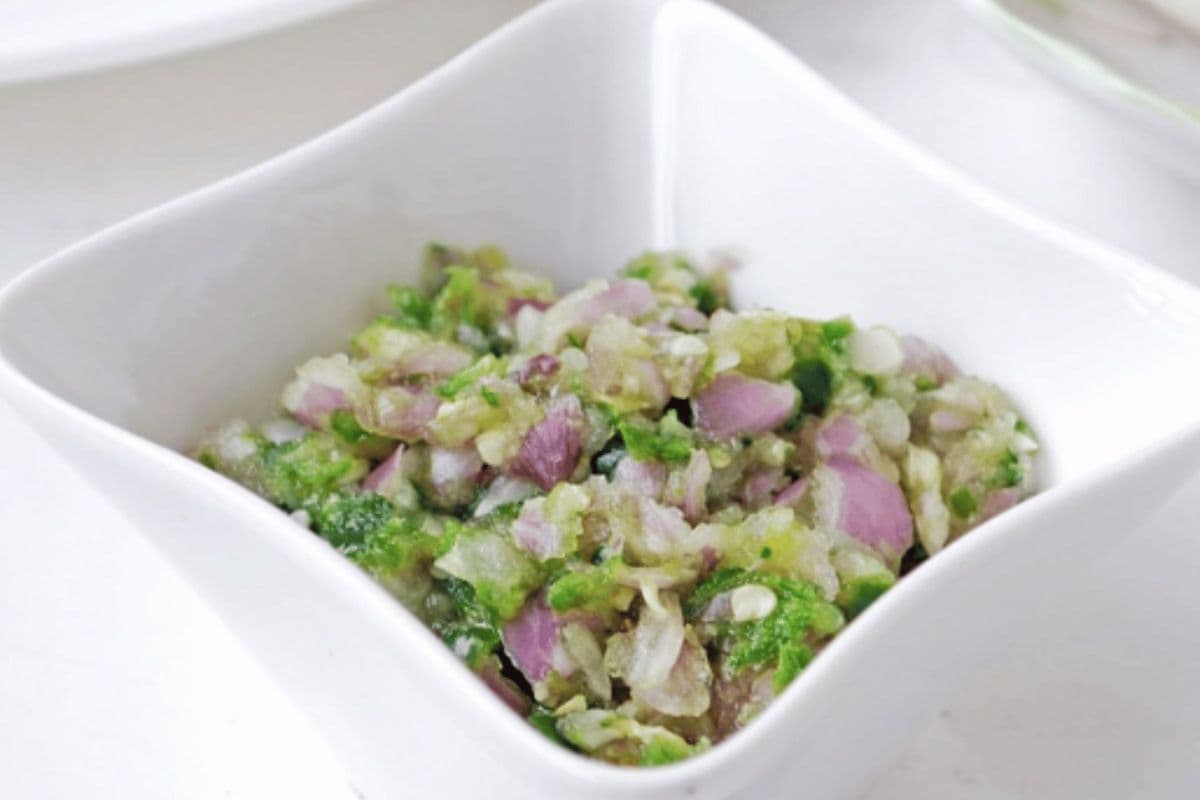 Onion with Green Chilli