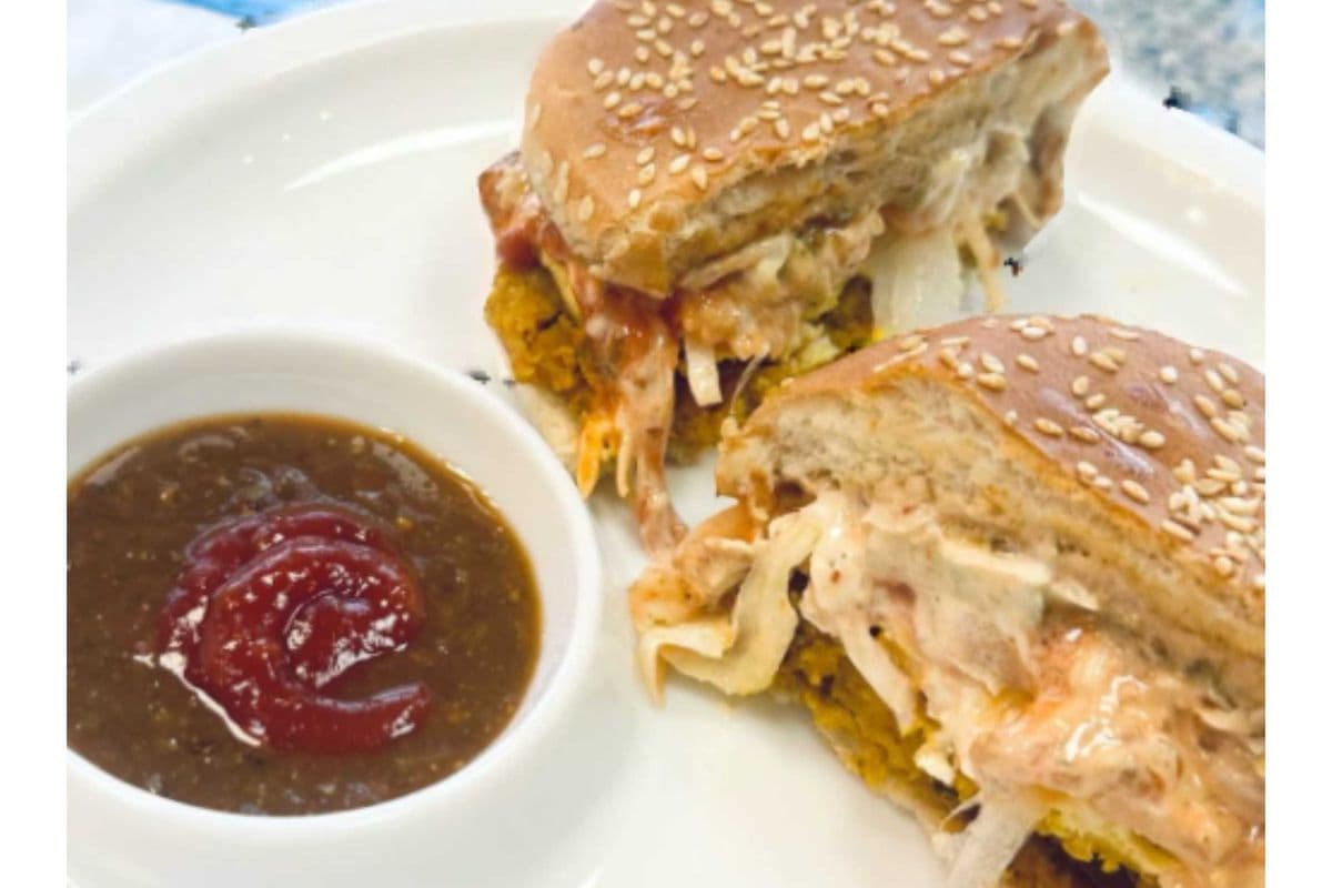 Anday Wala Bun Kabab