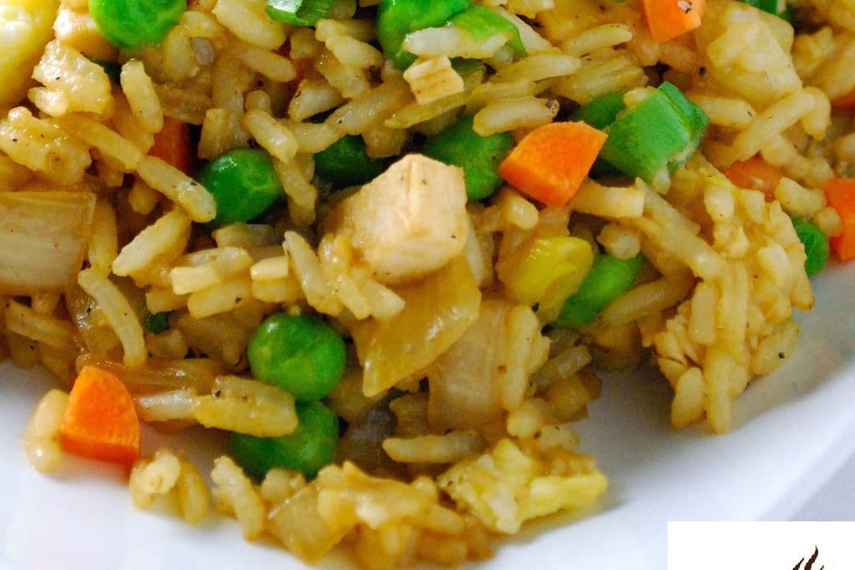 F3. Pineapple Fried Rice with Chicken