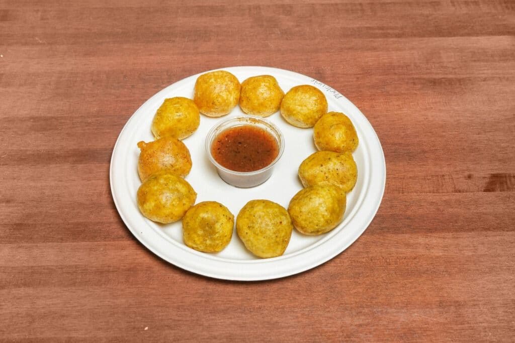 Pholourie (Ten Pieces with Tamarind Chutney) (10 Pcs)