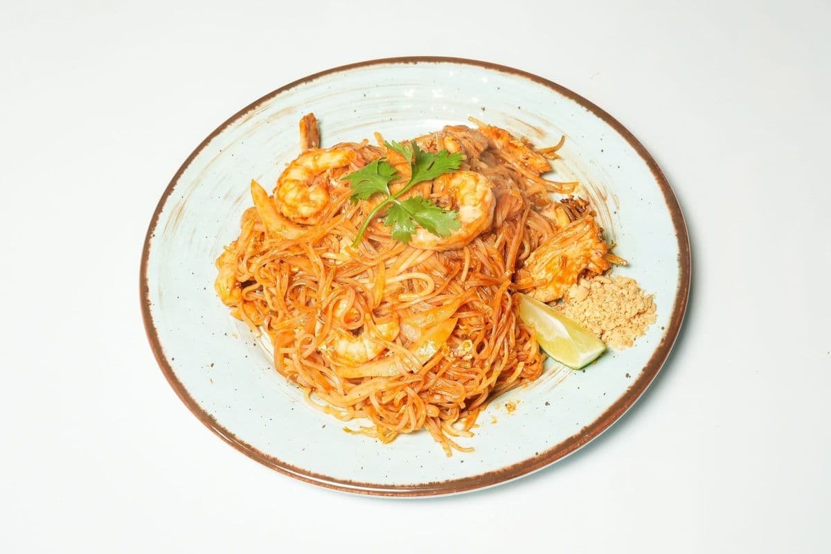 904. Seafood Pad Thai (Pad Thai Do Bien)