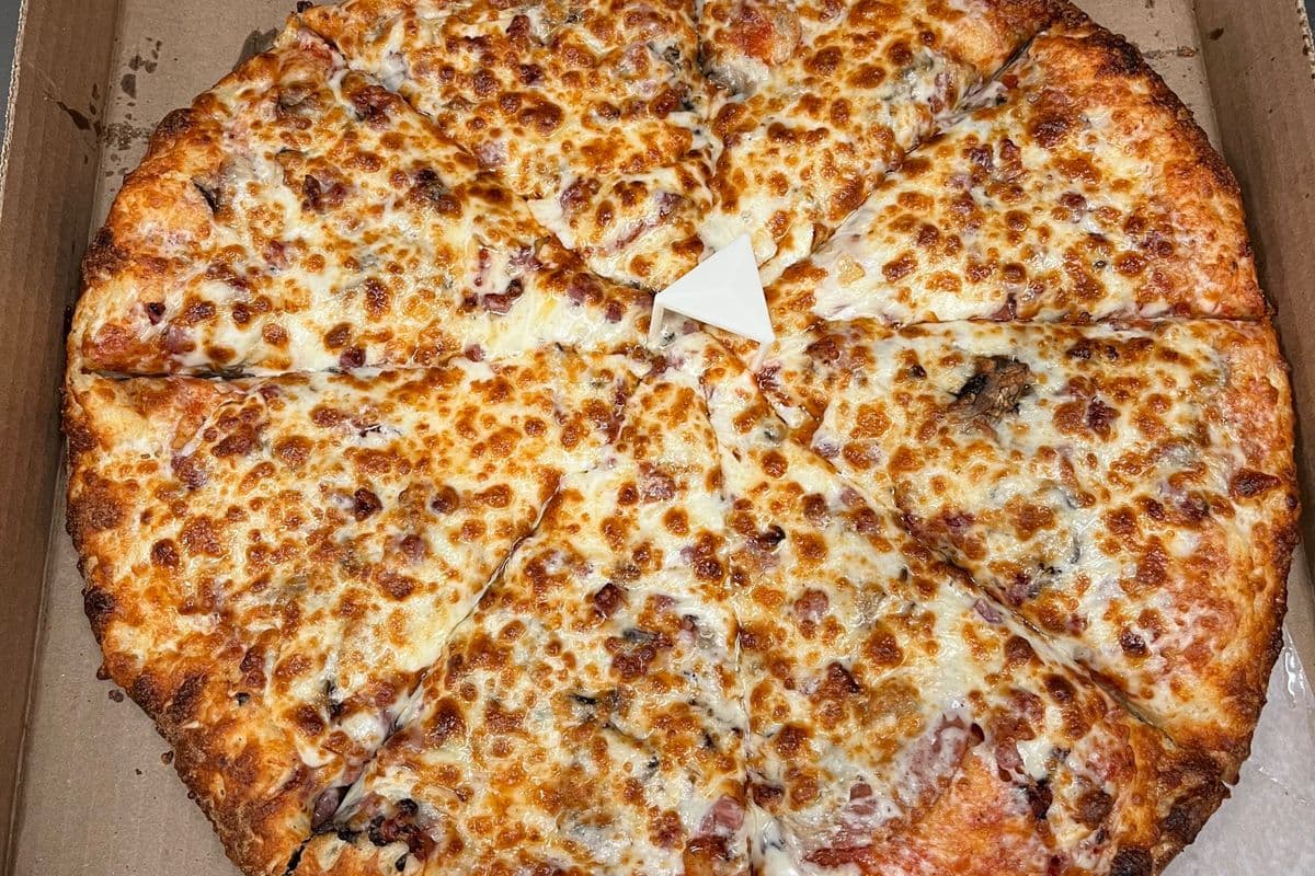12" Canadian Pizza