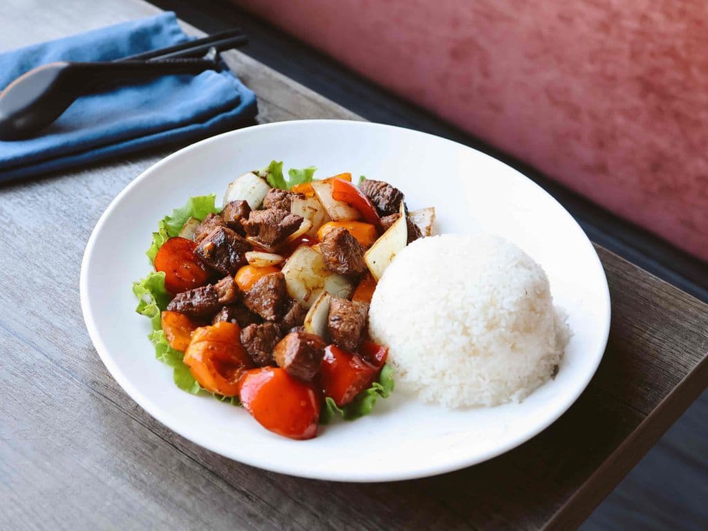C09 - Rice with Sautéed Diced Ribeye Beef Cubes & Vegetables (Cơm Tấm Bò Lúc Lắc) 