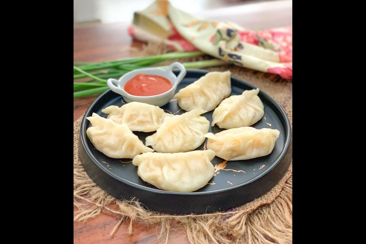 Steam Momo's Veg