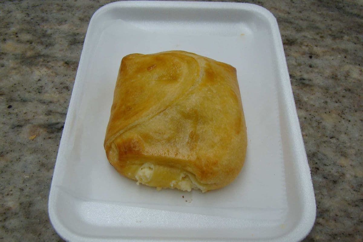 Danoise carrée au fromage / Square cheese danish