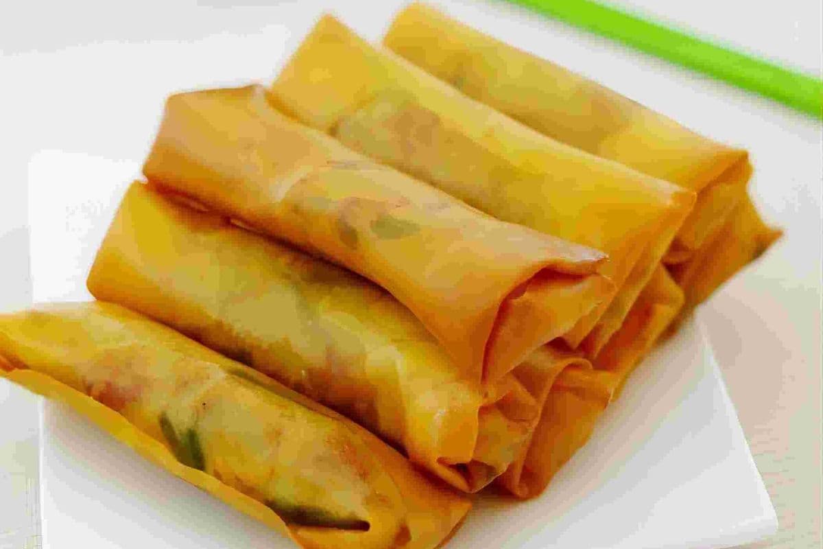 1. Vegetarian Spring Roll (1 pc) 素春卷