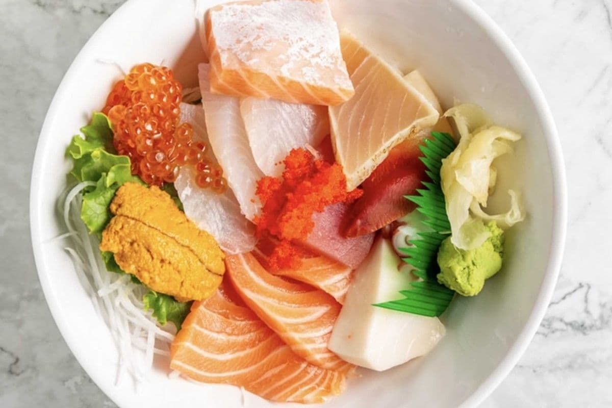 Deluxe Kaisendon (12 Pieces)