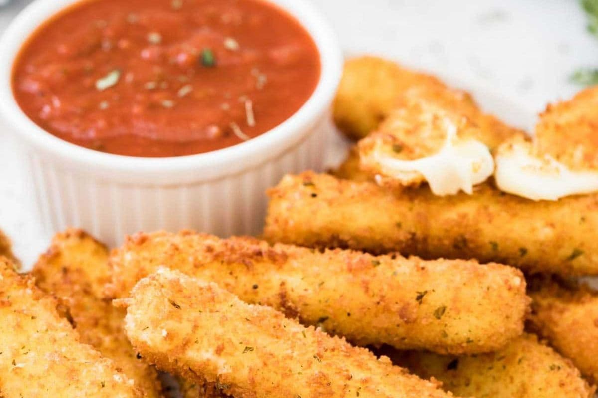 Mozzarella Cheese Sticks (4 Pcs)