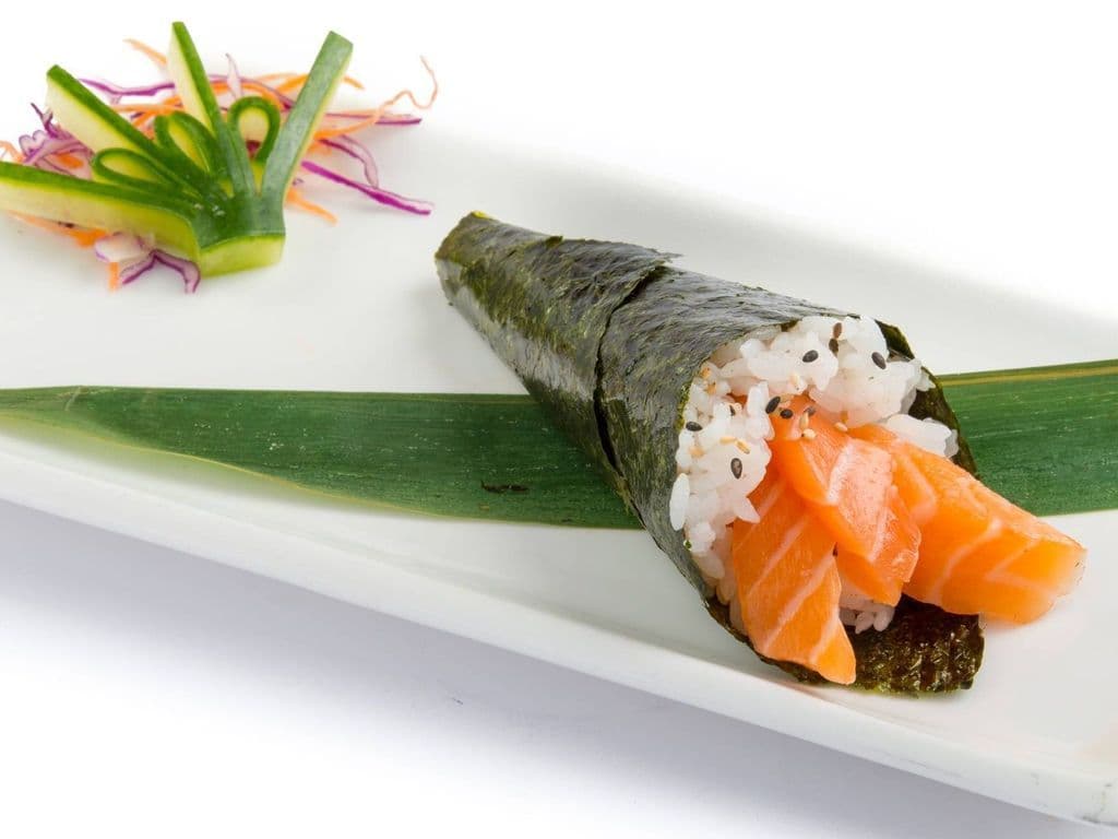 H01. Salmon Hand Roll (1 Pc)