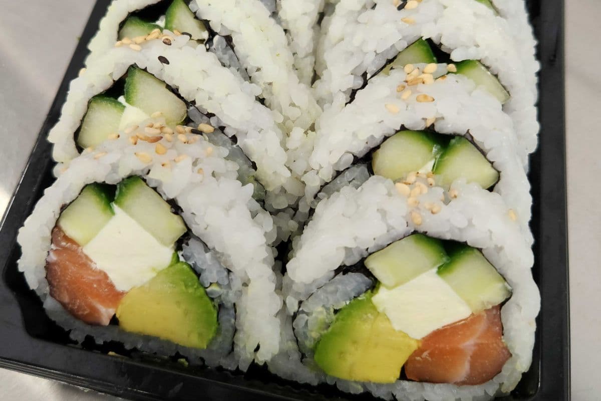 C8. Original Salmon Phila (12 pcs)