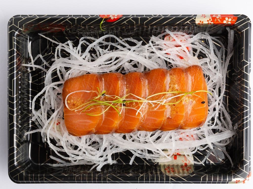 Smoked Salmon Sashimi (6 pcs)
