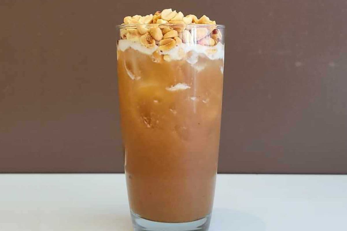 Iced Tamarind Pineapple with Peanut