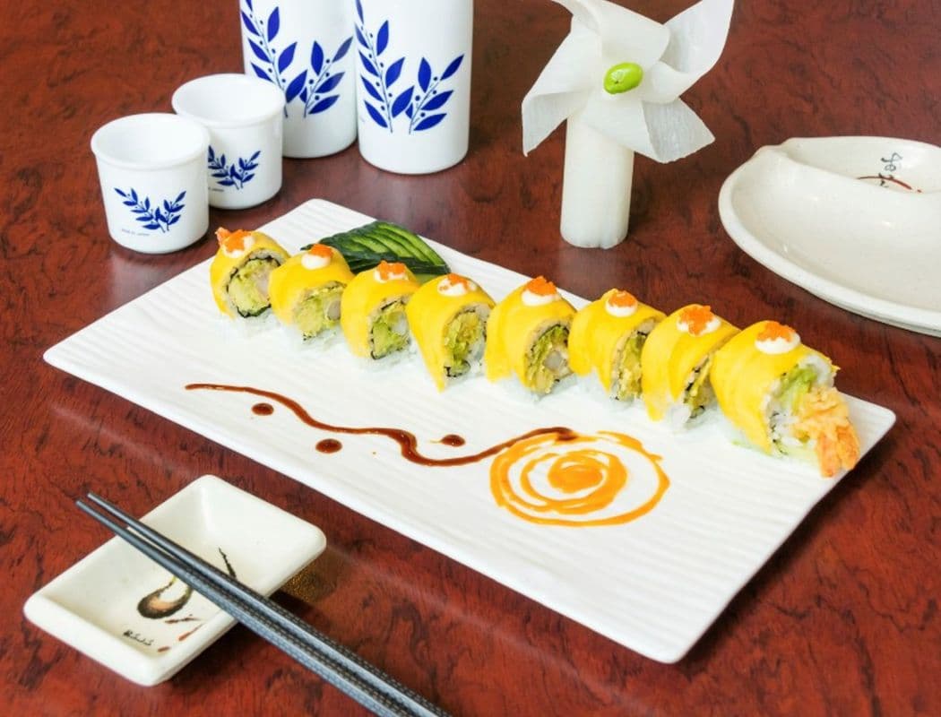 169. Dynamite Mango Dragon Roll (8 pcs)