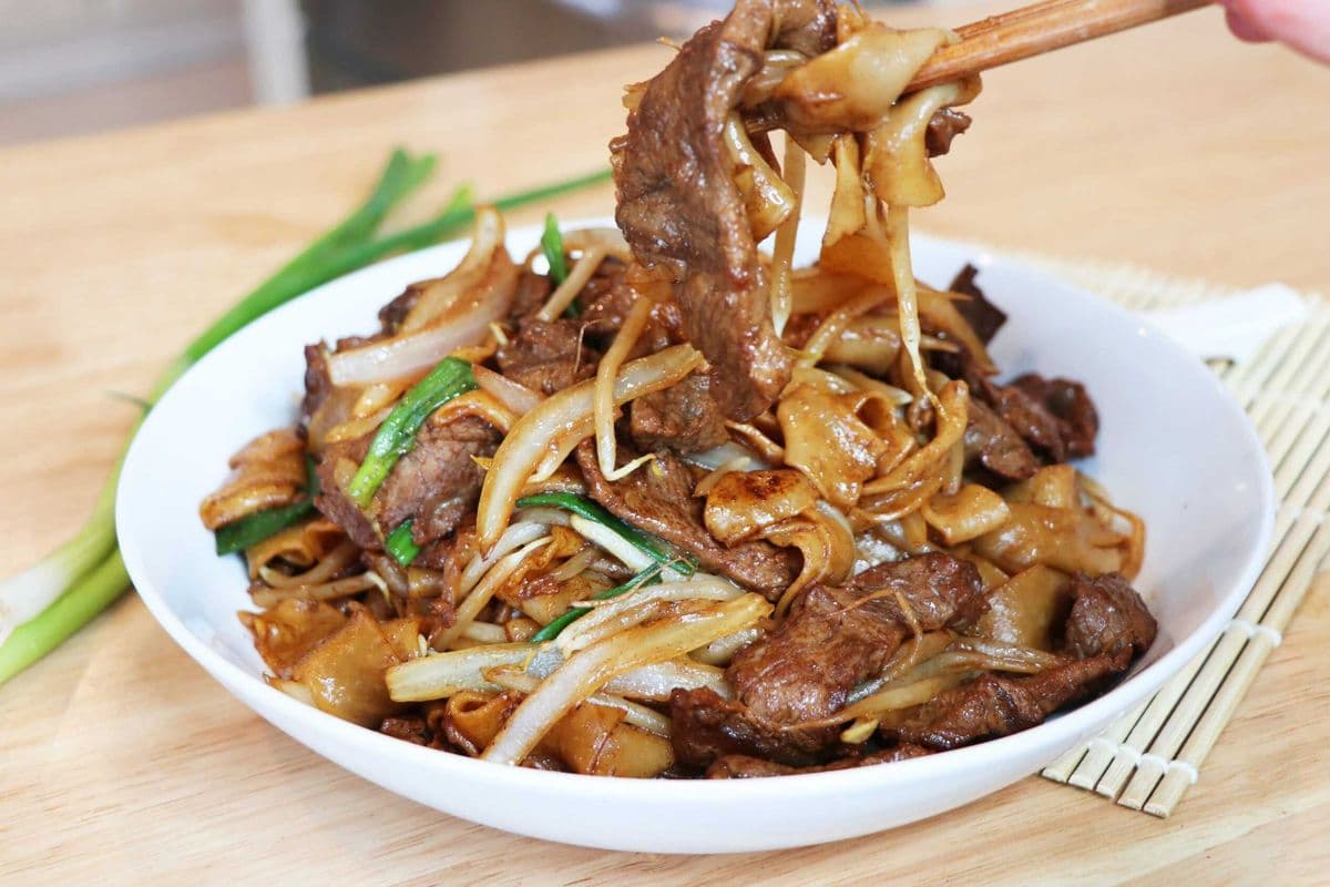 109. Cantonese Dry-Fried Beef Hor