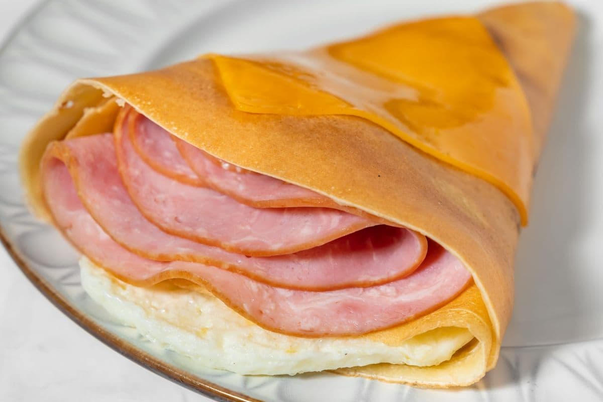 Cheesy Ham and Egger Crepe