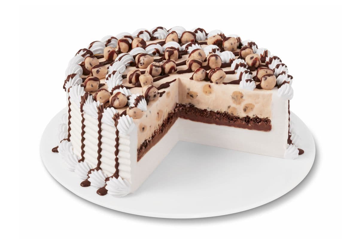 Gâteau Blizzard® 8'' à la pâte de biscuits / 8'' Cookie Dough Blizzard® Cake