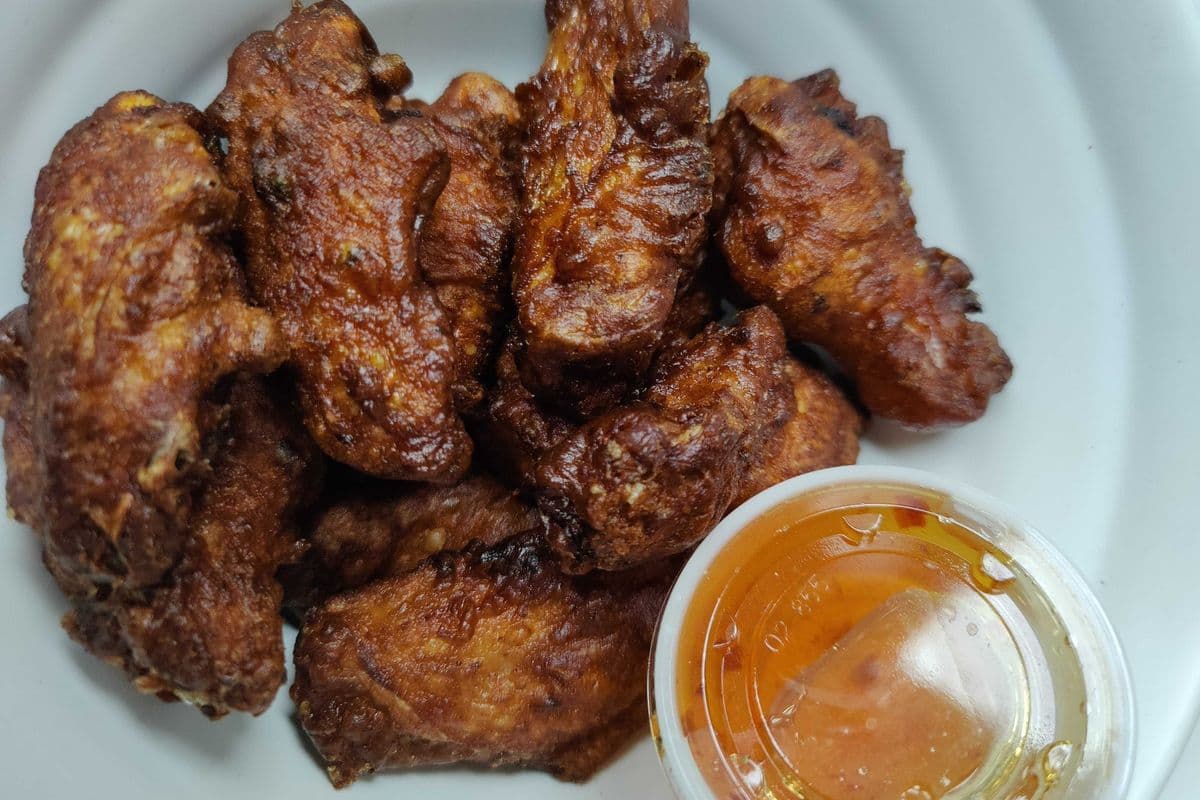 TA4. Deep-Fried Thai Chicken Wings (10 pcs)