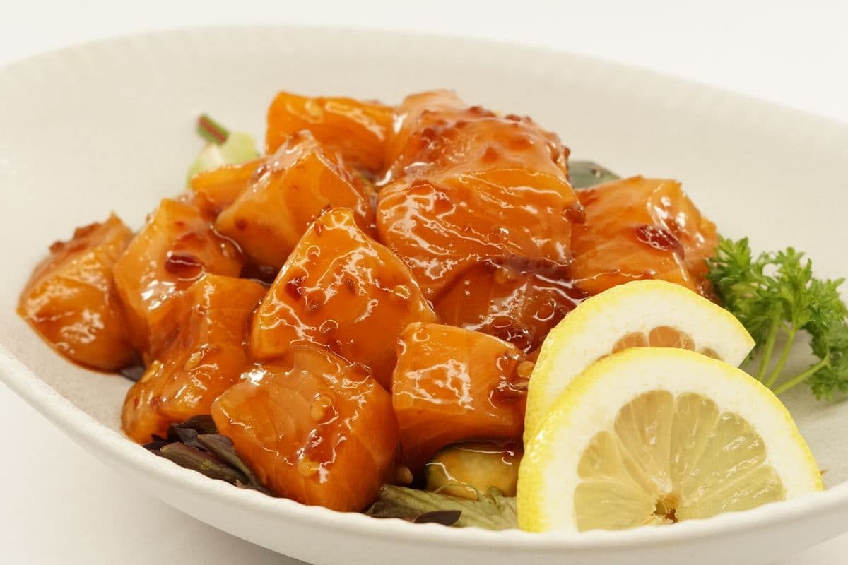 Spicy Farmed Salmon Sashimi