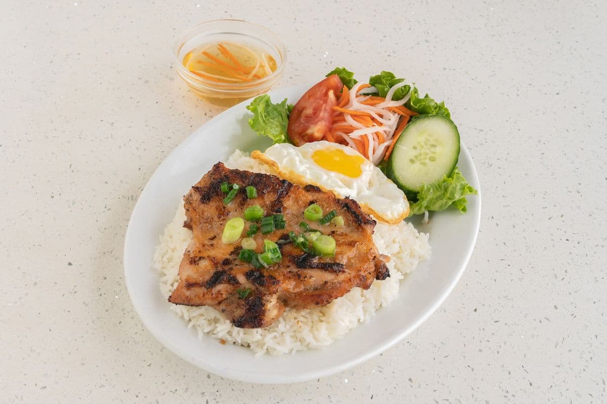R24. Grilled Chicken and Fried Egg on Rice