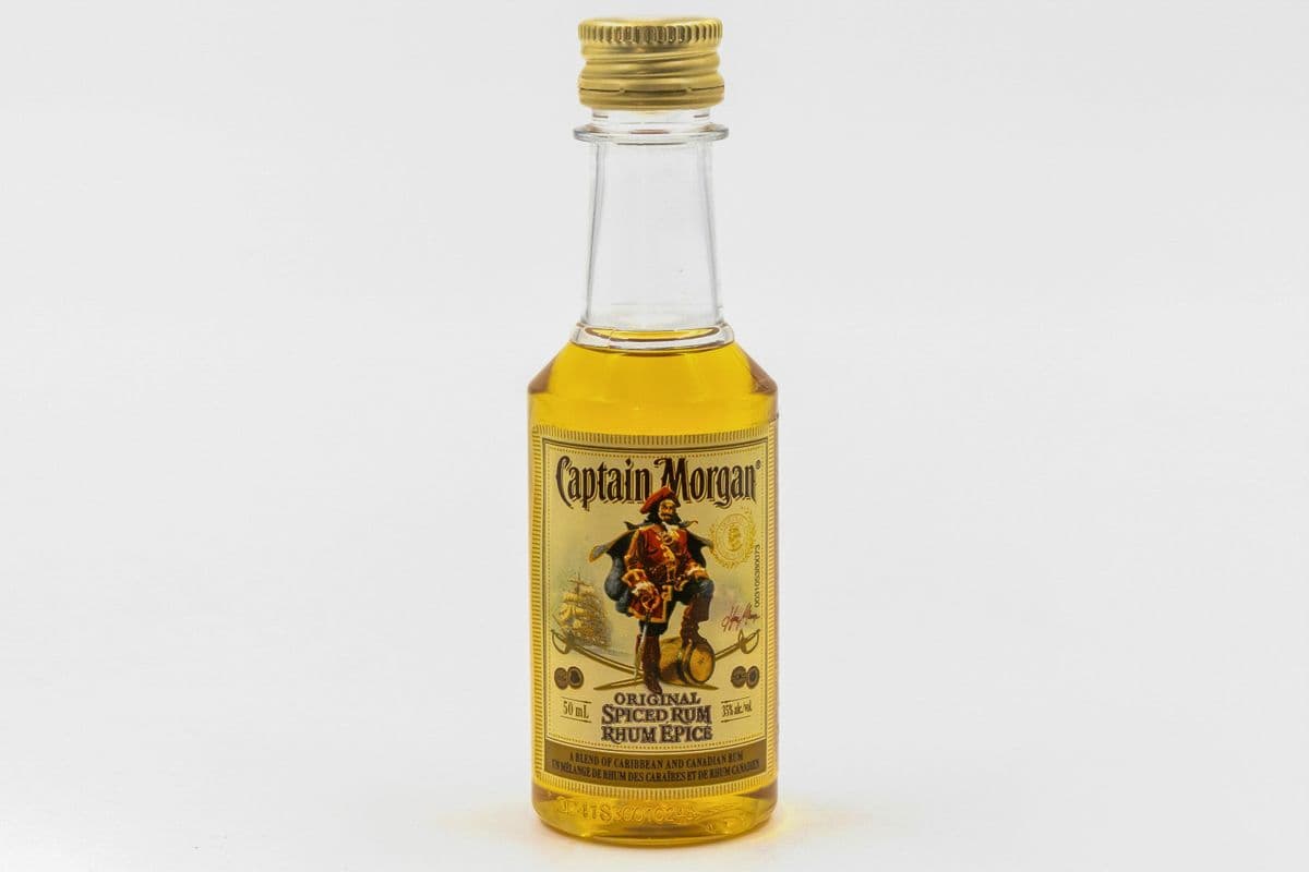Captain Morgan Spiced Rum (50 ml) (1 x 50ml)