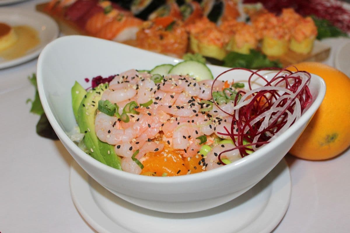 Bol poké aux crevettes