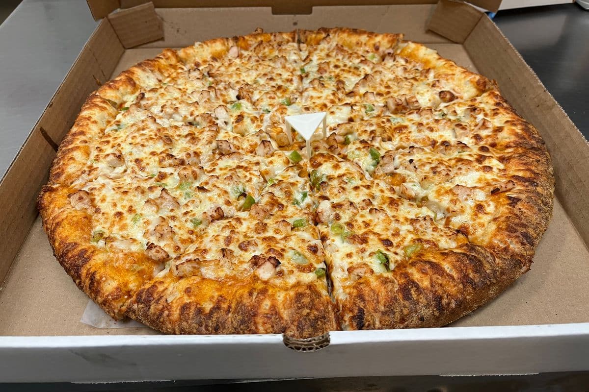 16" Butter Chicken Pizza