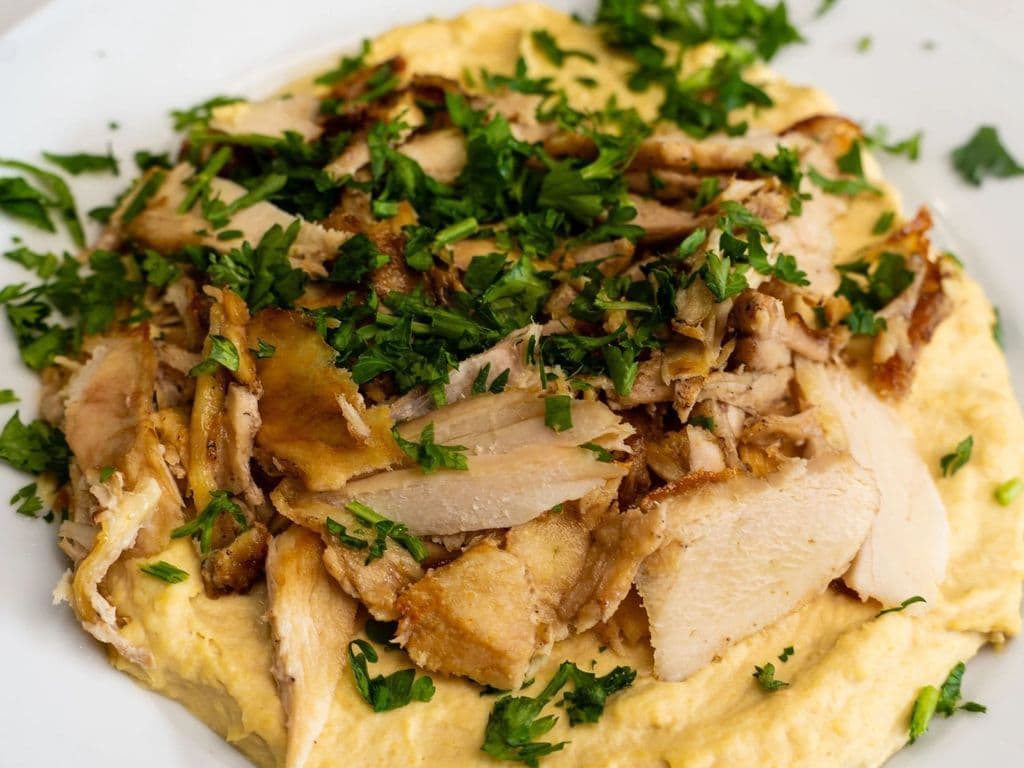 HUMMUS WITH CHICKEN SHAWARMA