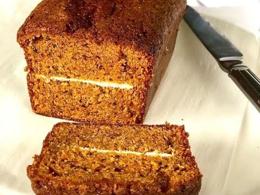 LOCAL FRESH MADE F2T CANADA CARROT CAKE (WHOLE) (LOCAL BC)
