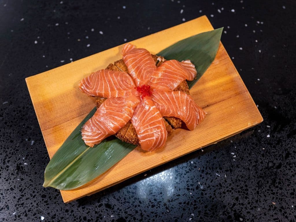 Salmon Pizza (6pcs)