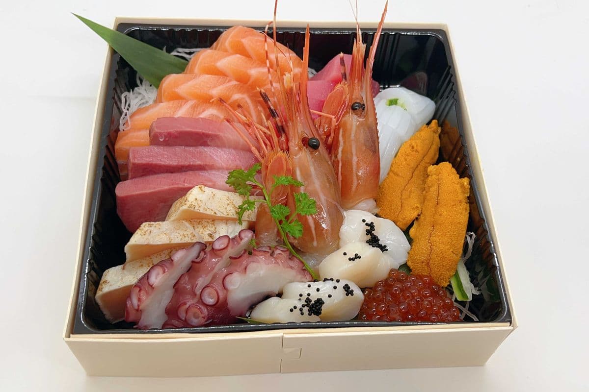 Premium Sashimi Tray (30 pcs)